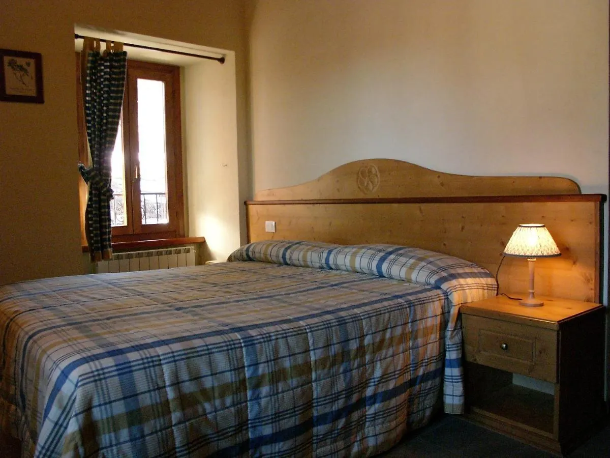 Rifugio Campiglio Hotel Dumenza Italy